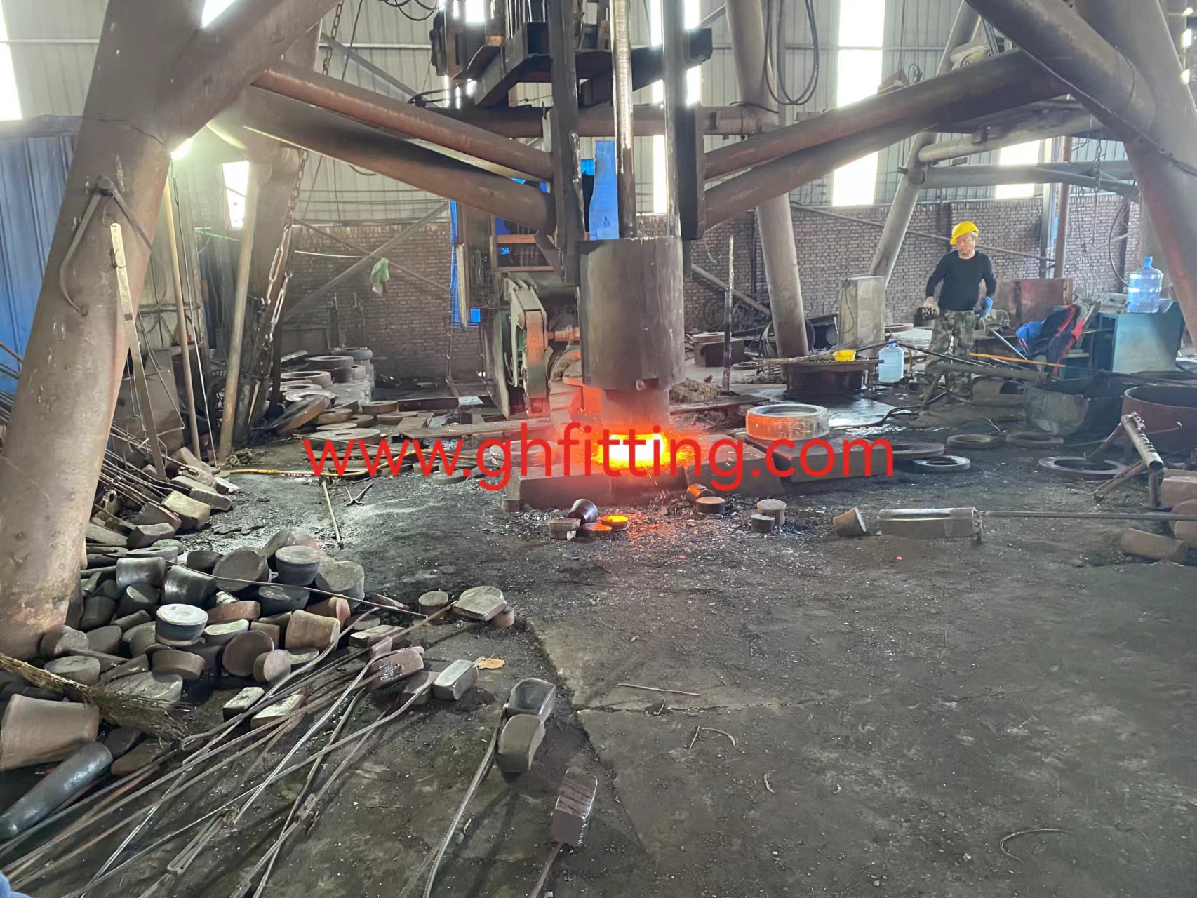 广浩公司半岛娱乐站
毛坯锻压